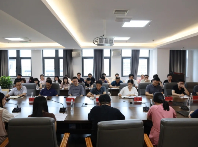 市城投集團召開深入貫徹中央八項規(guī)定精神學(xué)習教育征求意見建議座談會